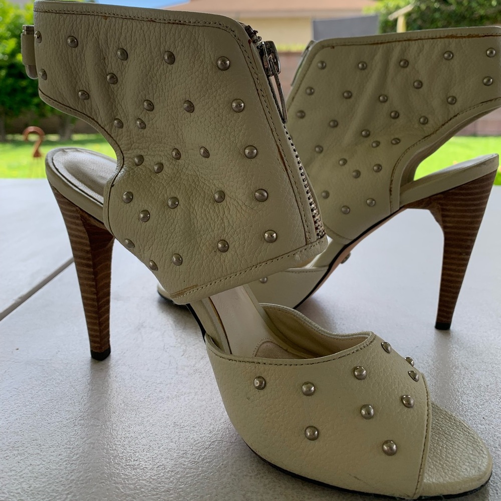 Heels 👠 - Picture 2 of 11